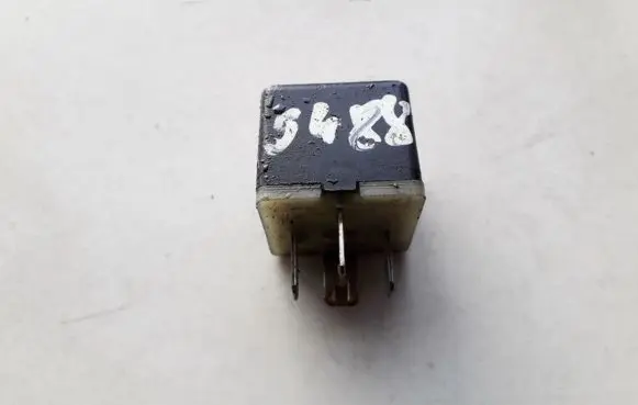 Volkswagen Polo III 6N 6N2 6NF Other relay 141951253B