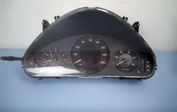 Mercedes-Benz E W211 Speedometer (instrument cluster) A2115402648 110080292