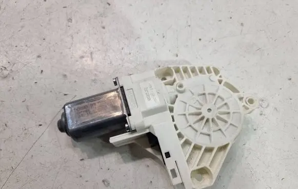 Audi A4 S4 B8 8K Front door window regulator motor 8K0959801A 120420250611