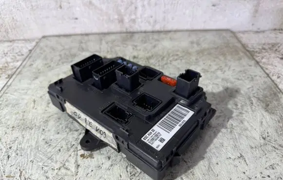 Peugeot 407 Fuse module BSCA0400 9656148180 S120017001H