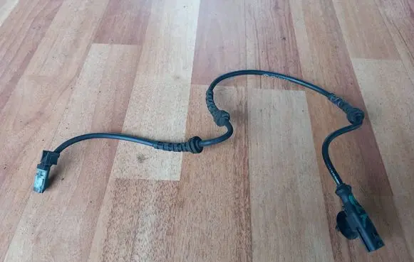 Renault Clio III ABS brake wheel speed sensor 479101292R