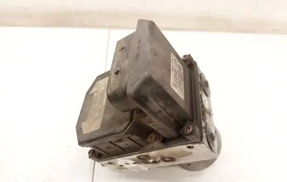 Toyota Avensis T250 ABS Pump 0265950147