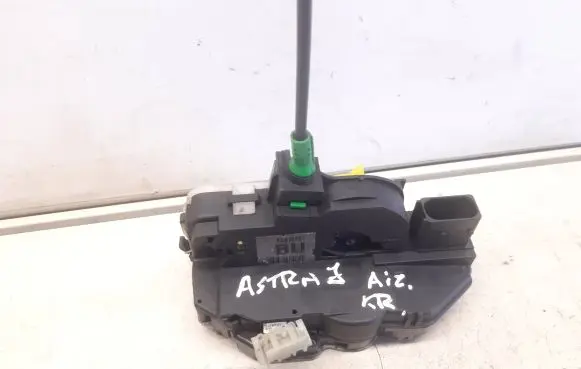 Opel Astra J Rear door lock 13503787