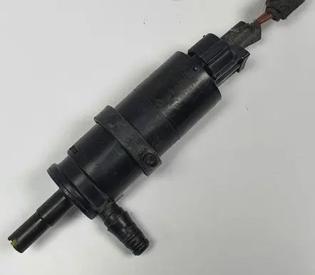 Opel Astra H Headlight washer pump 13157637