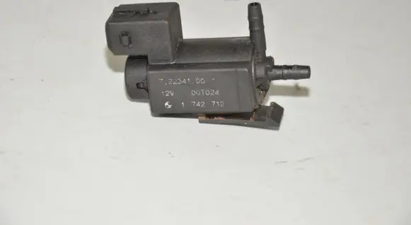 BMW 7 E38 Turbo solenoid valve 1742712