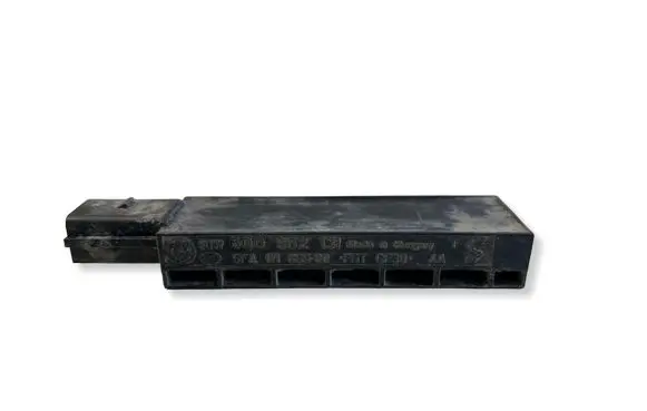 Volkswagen PASSAT B8 Keyless system antenna 5Q0962131