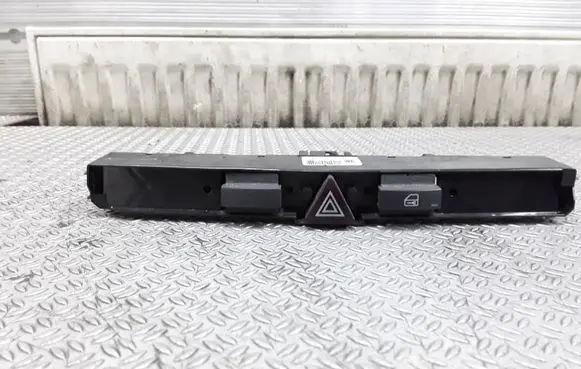 Opel Zafira B Hazard light switch GM13100105