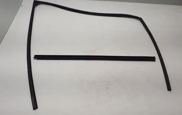 Front door rubber seal