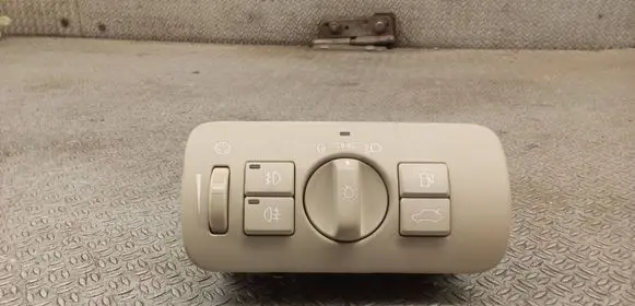Volvo V70 Light switch 30739422
