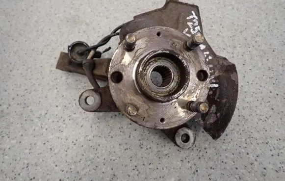 Chevrolet Aveo Front wheel hub spindle knuckle 