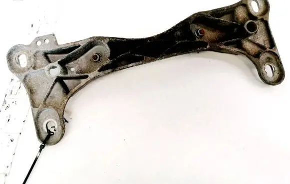 BMW 1 E81 E87 Engine mounting bracket 677106401 6771064-01
