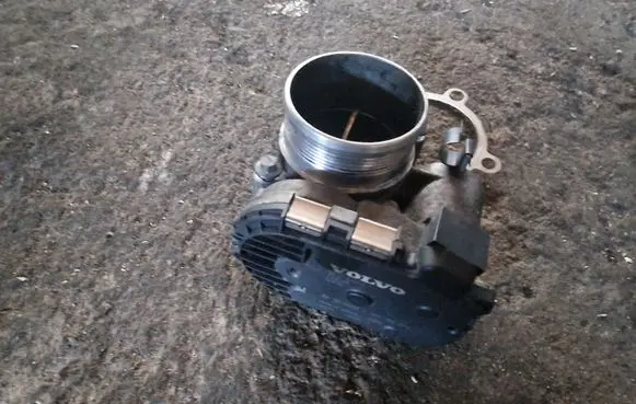 Volvo S60 Throttle valve 31216665