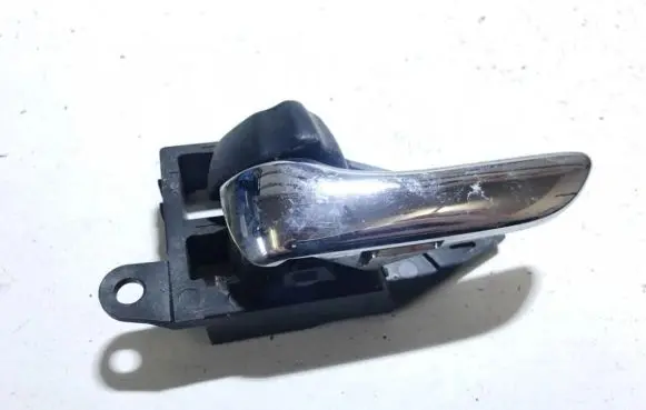 Toyota Corolla Verso E121 Front door interior handle