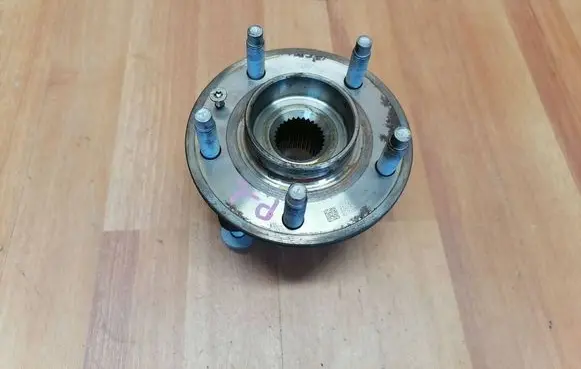 Opel Insignia B Front wheel bearing hub 13526966 YR00067980 13507016