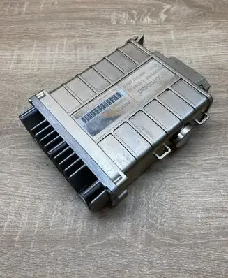 Volkswagen Golf III Engine control unit/module ECU 893907383B 0285007061