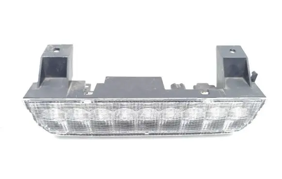 Mitsubishi Pajero Third/center stoplight 