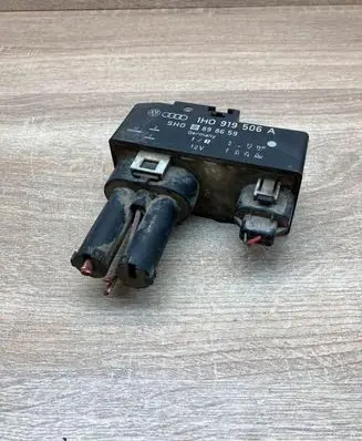 Volkswagen Golf III Coolant fan relay 1H0919506A