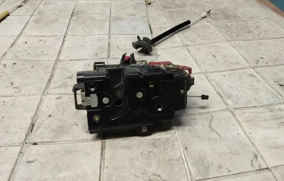 Audi A2 Rear door lock 8Z0839016A