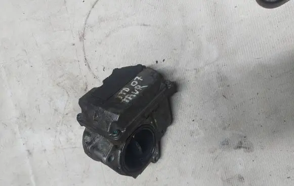 Volkswagen Touran I Throttle valve 03G128063G A2C53099815