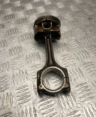 Mini Cooper Countryman R60 Piston with connecting rod