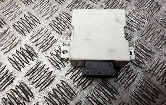 Toyota Avensis T220 Window wiper relay 150696