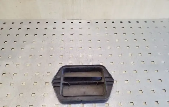 Mazda 5 Quarter panel pressure vent C14551921