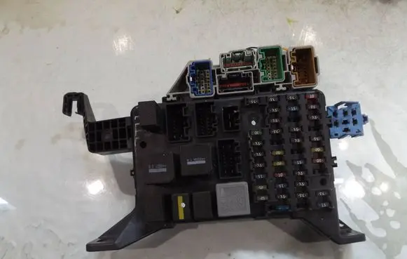 Ford Mondeo Mk III Fuse box set 4S7T-14A073-AA