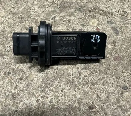BMW 5 F10 F11 Mass air flow meter 7566990 324321001 0280218270