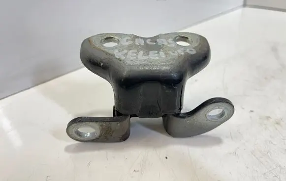 Toyota Avensis T250 Rear door upper hinge