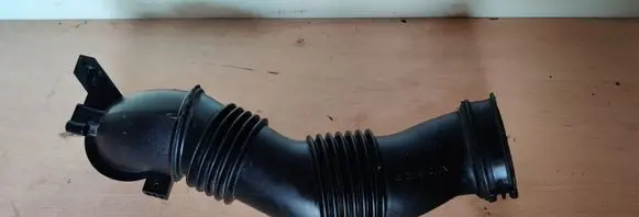 Ford Kuga I Air intake hose/pipe AV6112B624B