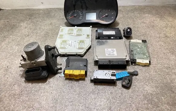 Engine ECU kit and lock set