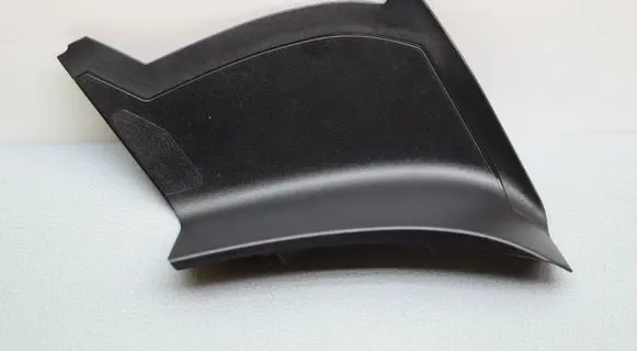 Rear/tail light trim molding