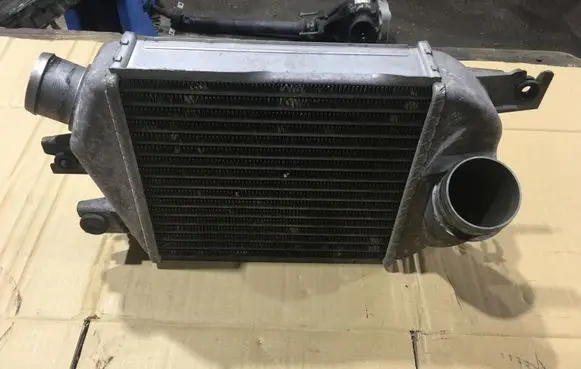 Subaru Legacy Intercooler radiator 61CTM0180