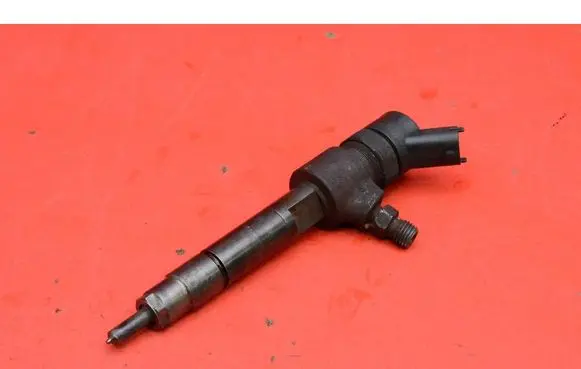 Opel Zafira B Fuel injector 0445110276