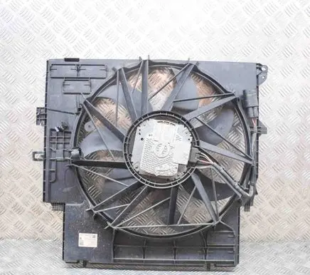 Radiator cooling fan shroud