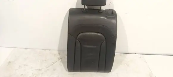 Audi Q3 8U Rear seat 
