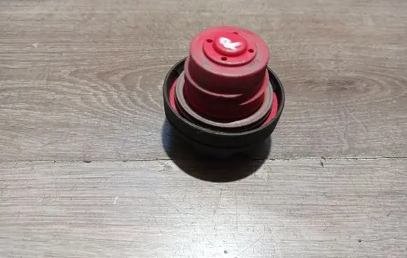 Volvo S60 Fuel tank filler cap 