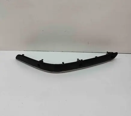 Front bumper splitter molding