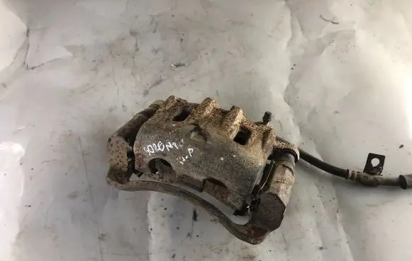 KIA Sorento Front brake caliper