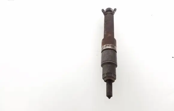 Volkswagen Golf III Fuel injector 028130201G