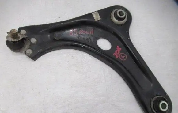 Peugeot 208 Front lower control arm/wishbone