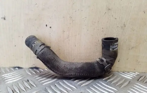 Audi A8 S8 D4 4H Engine coolant pipe/hose