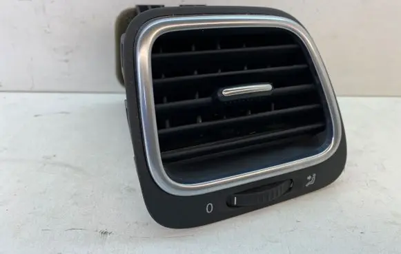 Volkswagen Eos Dashboard side air vent grill/cover trim 1Q0819710B 1Q0819704F