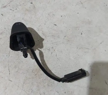 BMW 3 E90 E91 Windshield washer spray nozzle 13264010