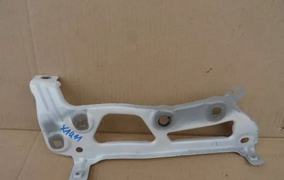 BMW X1 U11 Fender mounting bracket 9883409