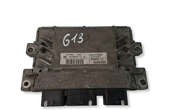Renault Twingo II Engine control unit/module 8201076690 8200700695