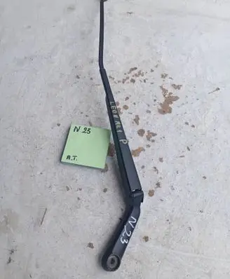 Seat Leon (1M) Front wiper blade arm 45862562