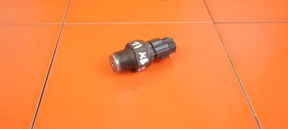Nissan Navara D40 Fuel pressure sensor YD25