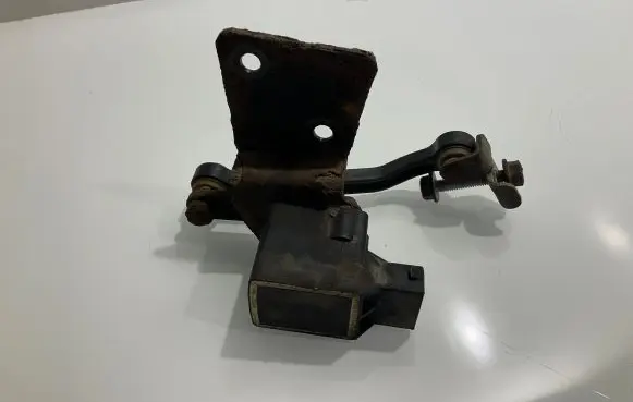 Mercedes-Benz ML W164 Air suspension front height level sensor A0105427717 131207 0105427717