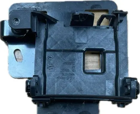 KIA Ceed Rear bumper mounting bracket 9500172